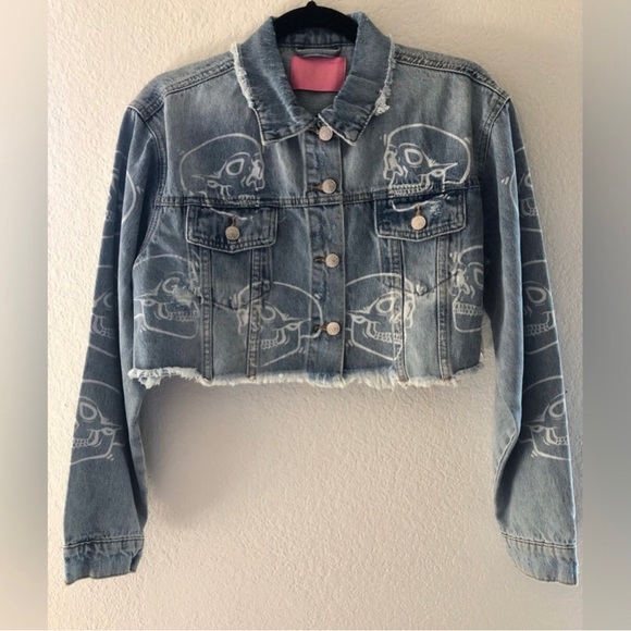 AZALEA WANG SKULL DISTRESSED DENIM JACKET SIZE: LARGE - Picture 8 of 8